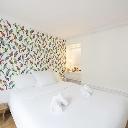 Veeve - South Pigalle Perfection *